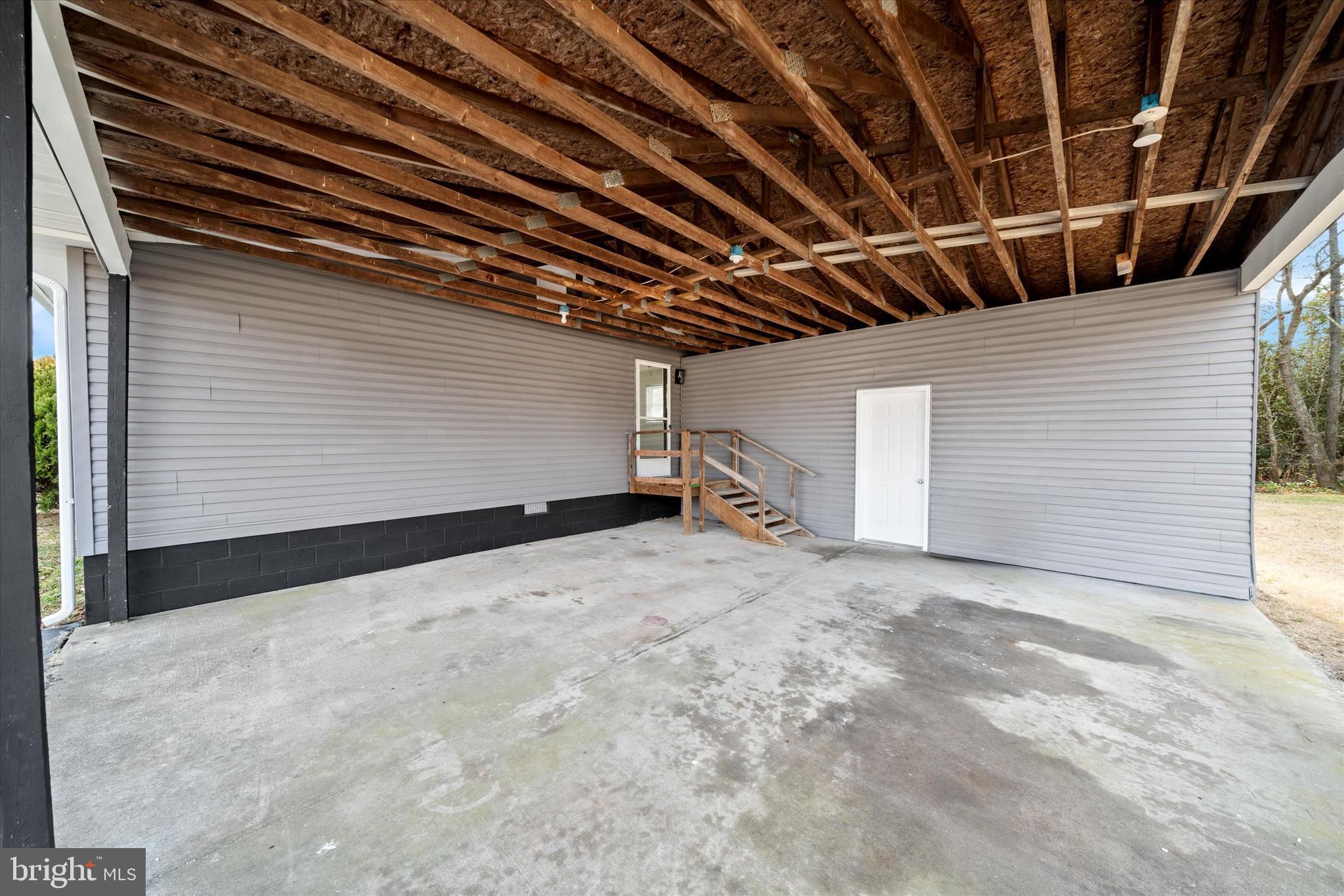 11585 GLEN CIRCLE