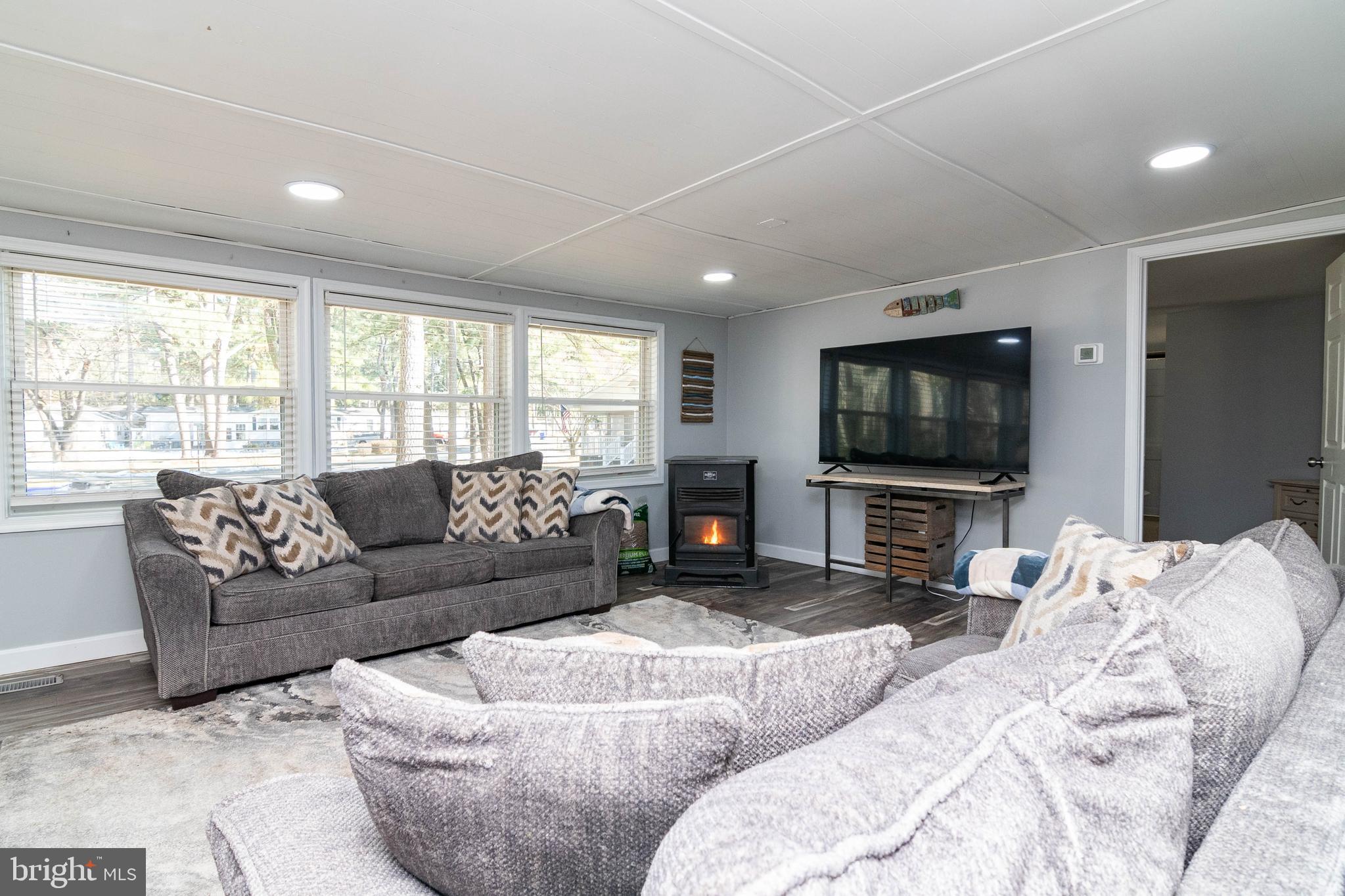 35502 E HARBOR DRIVE