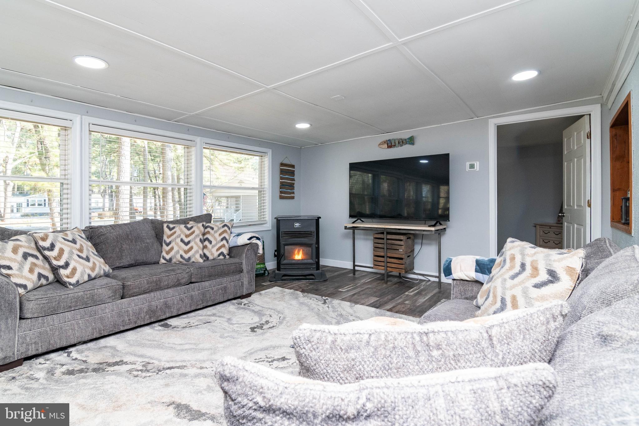 35502 E HARBOR DRIVE