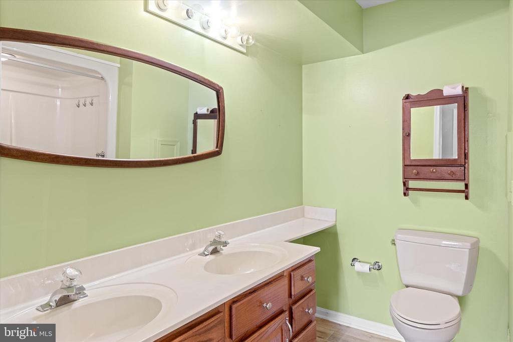 100 MILL POND DRIVE 6