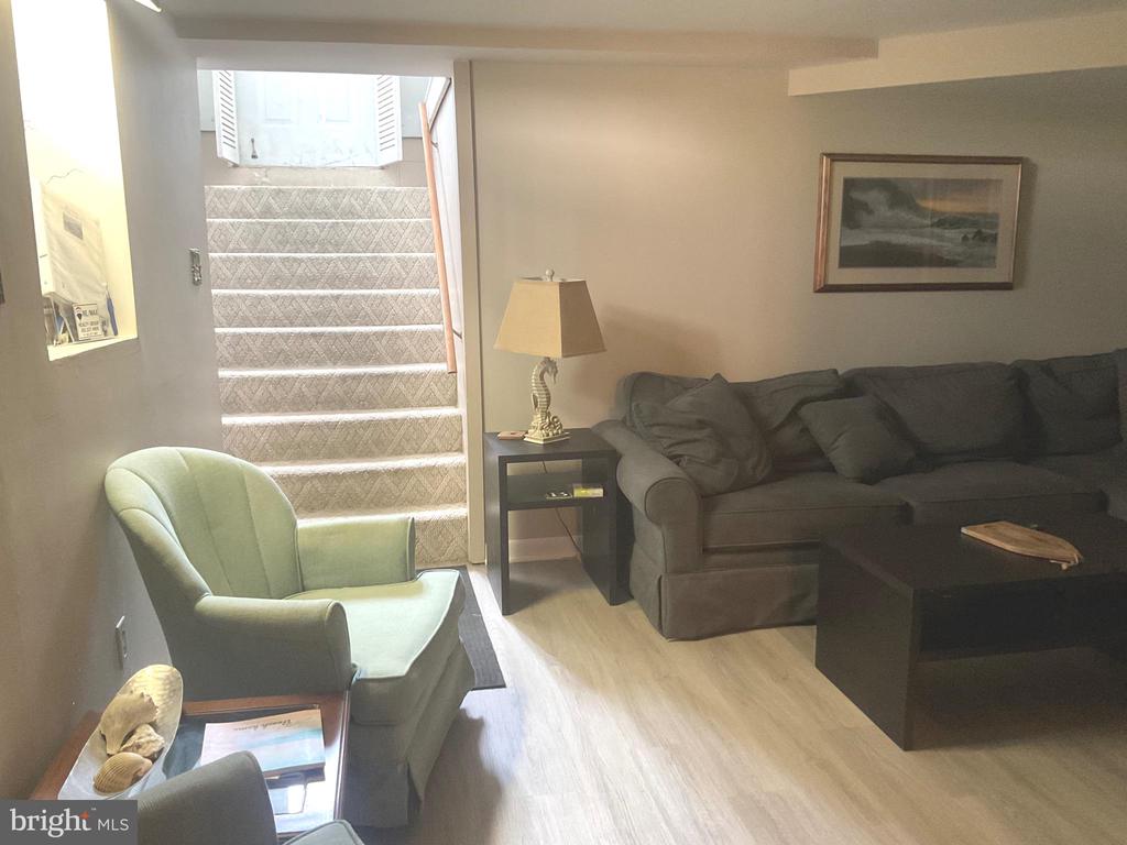 58 MARYLAND AVENUE Unit: 6