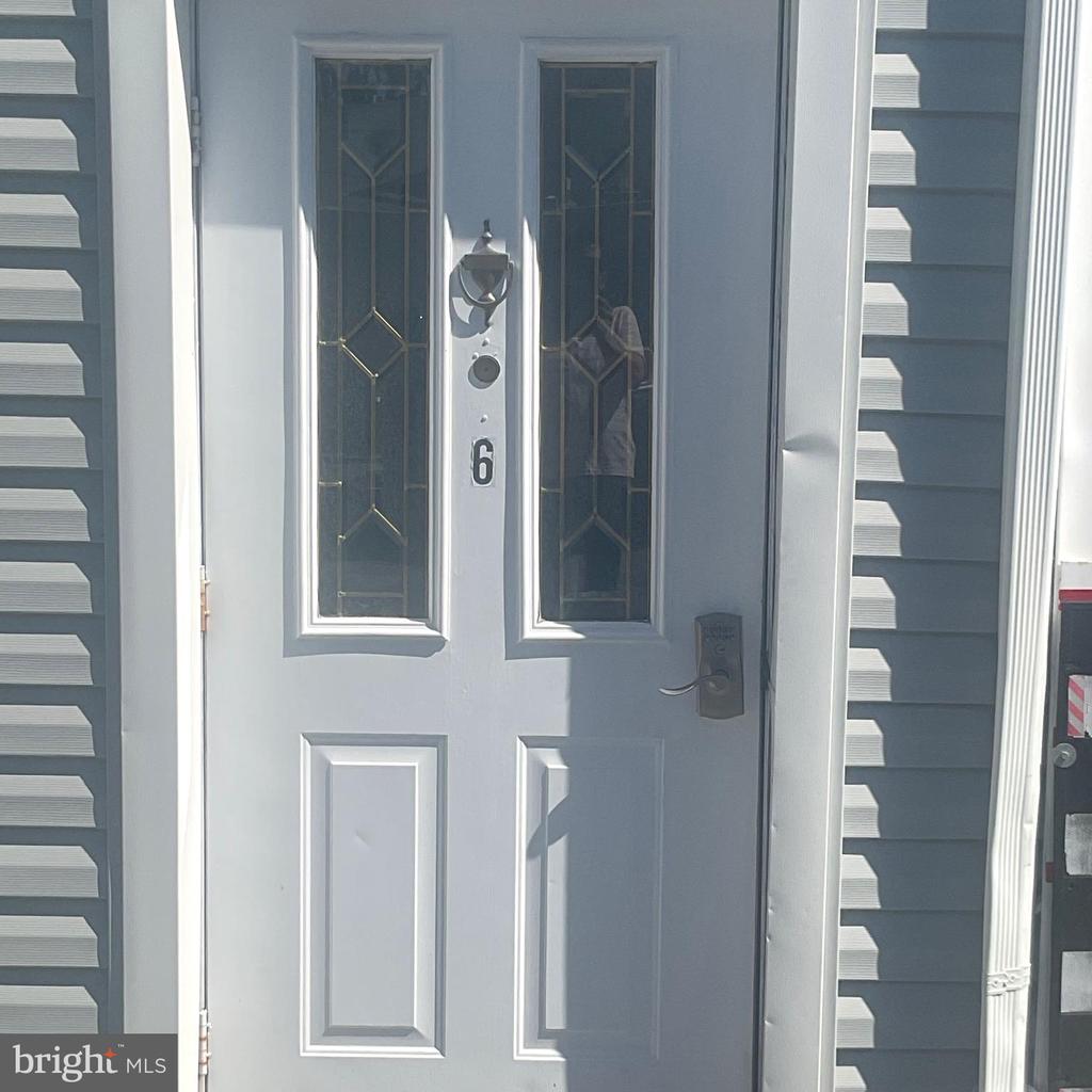 58 MARYLAND AVENUE Unit: 6
