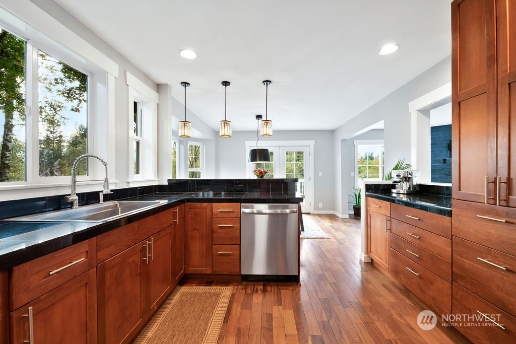 2229 36th Street SE