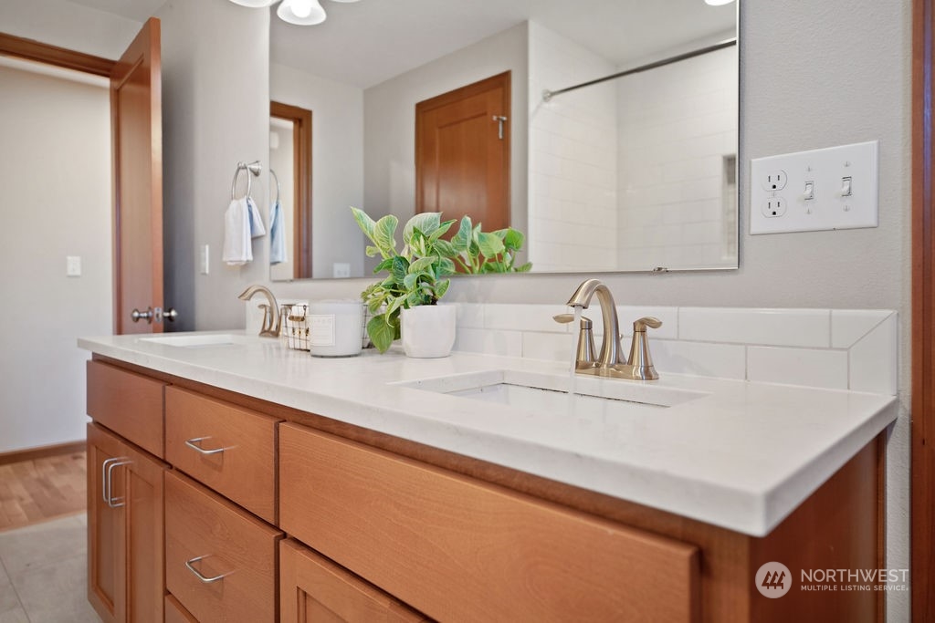 16303 Roosevelt Road