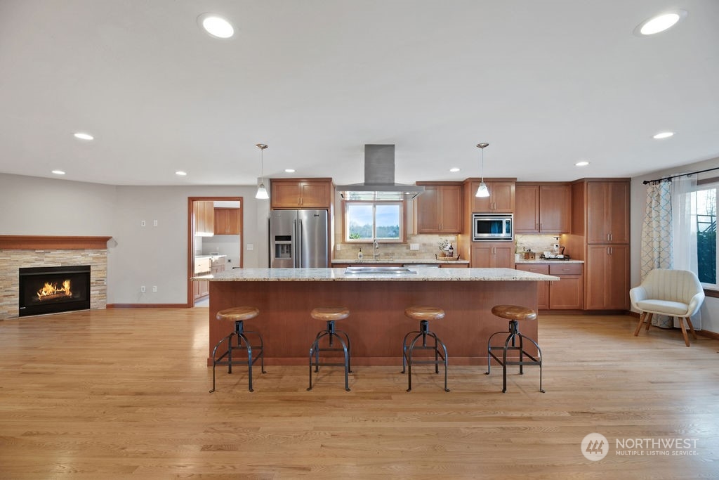 16303 Roosevelt Road