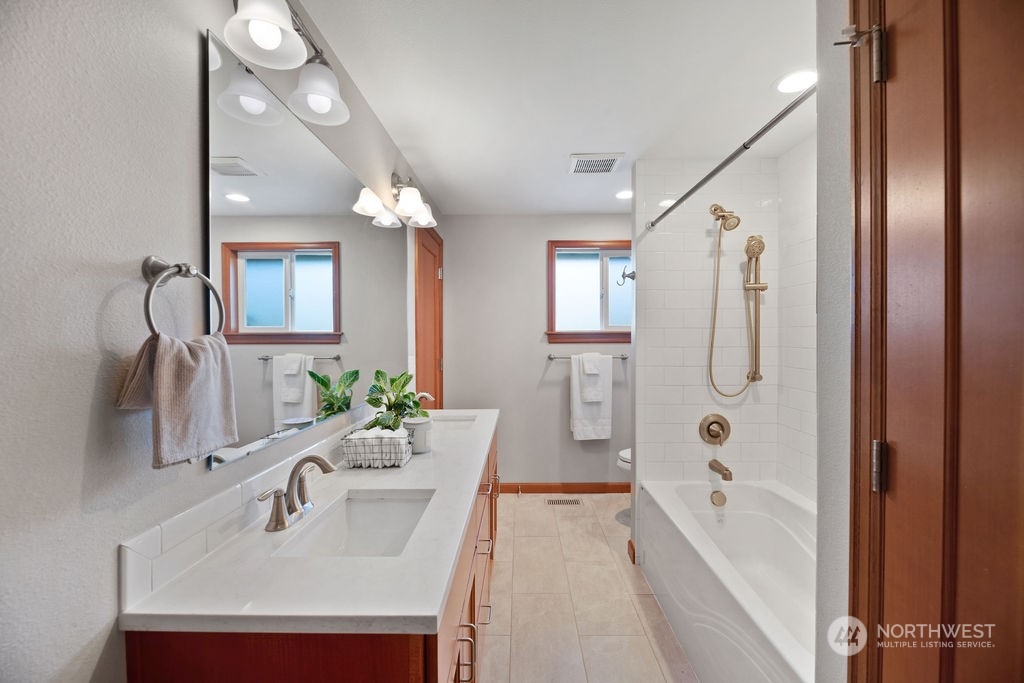 16303 Roosevelt Road