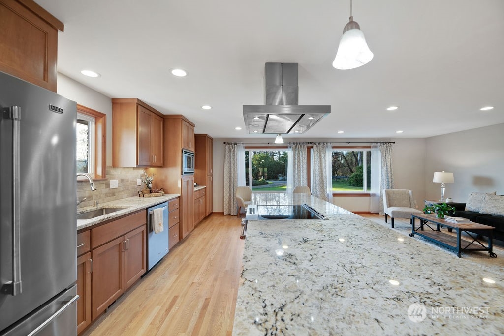 16303 Roosevelt Road