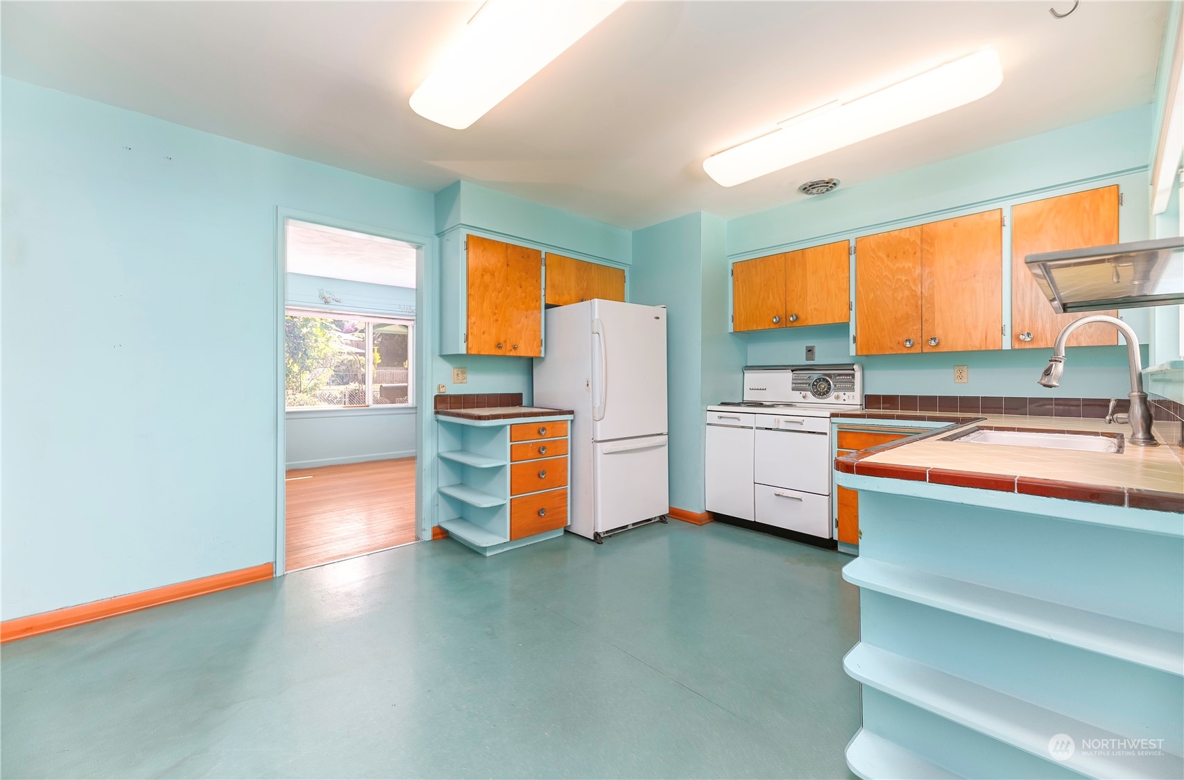 5117 W View Drive