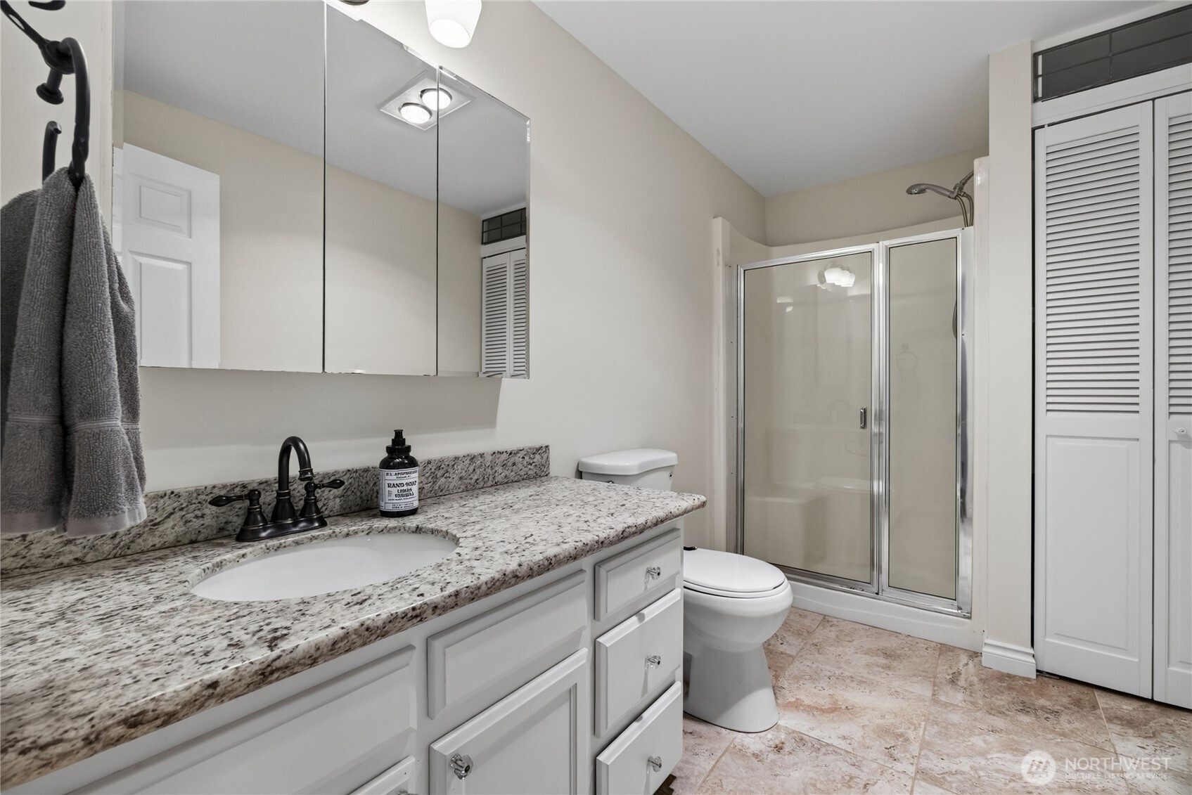 5822 Northridge Drive