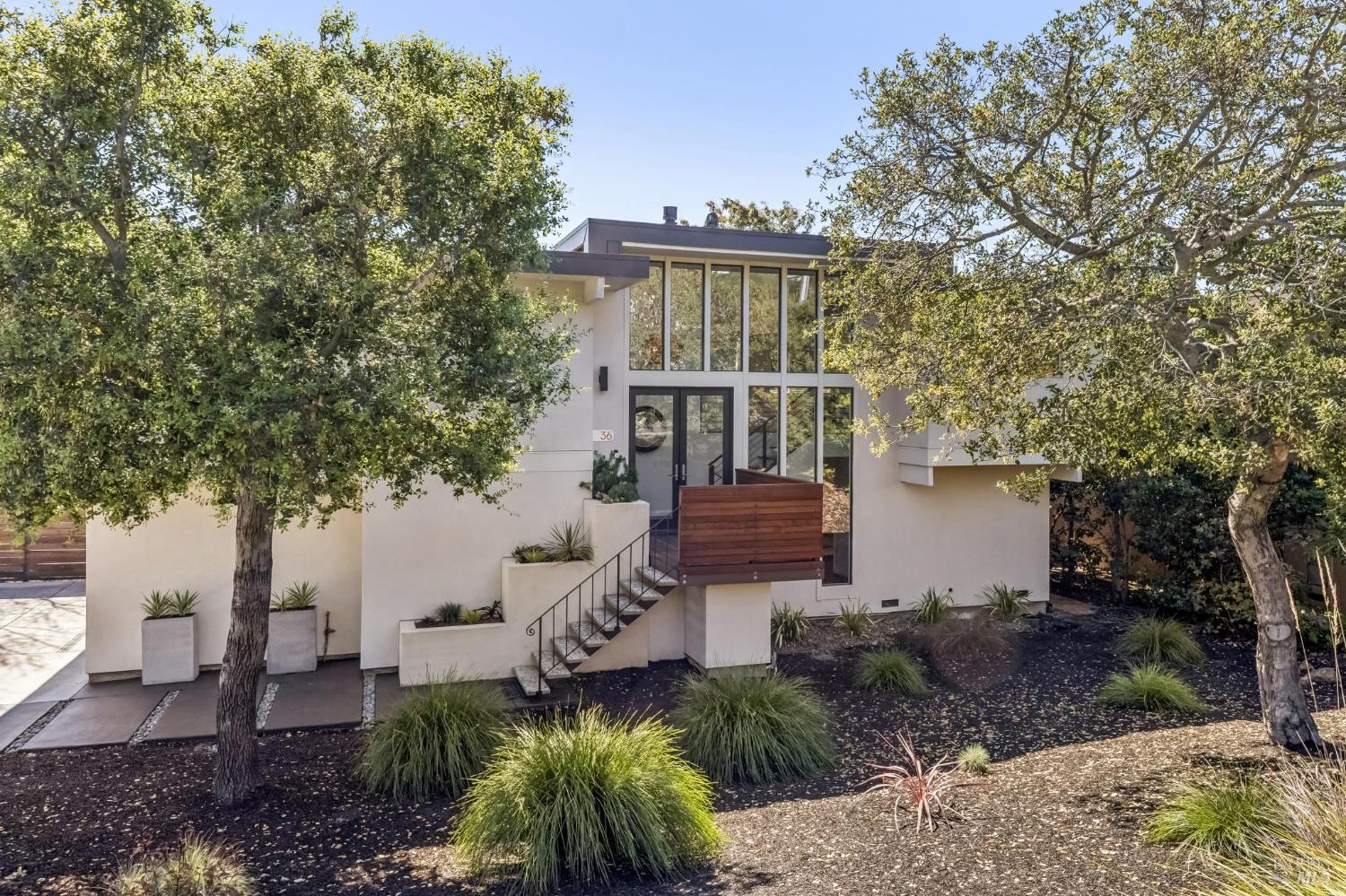 36 Bonnie Banks Way