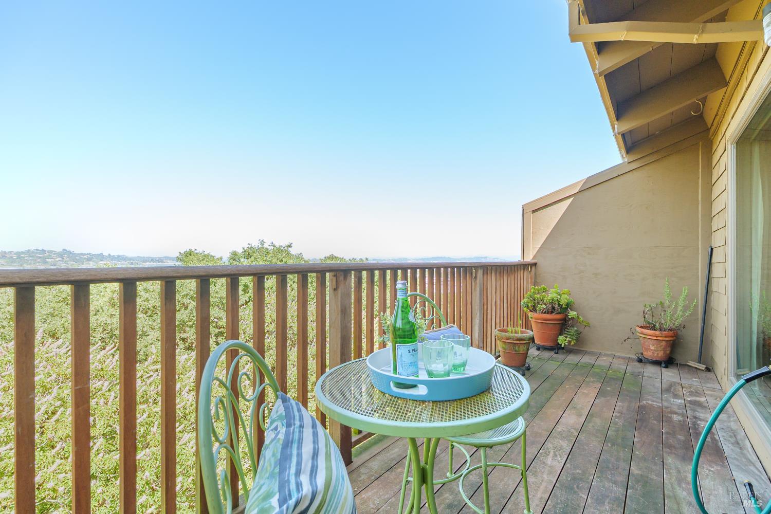 132 Tiburon Boulevard