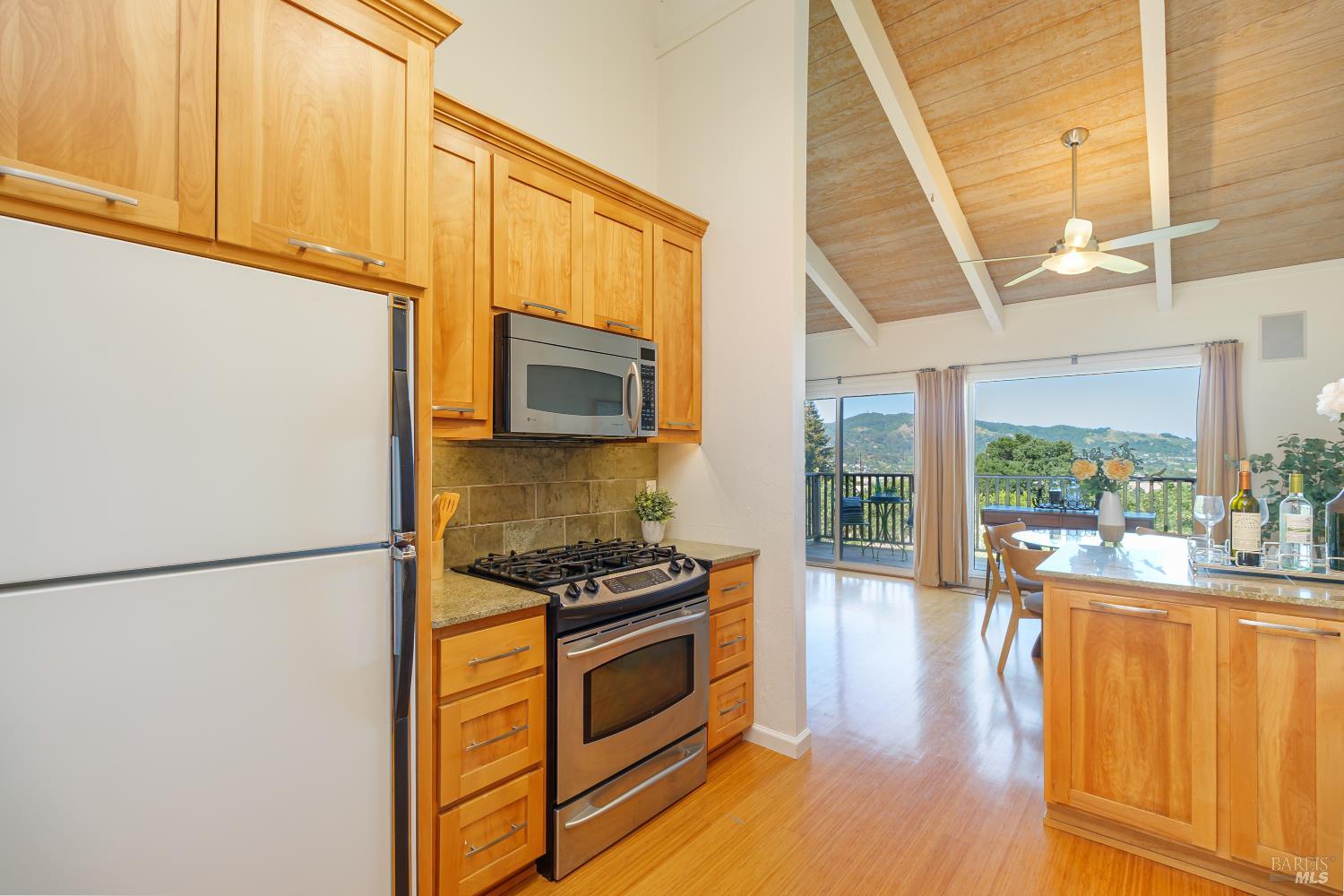 132 Tiburon Boulevard