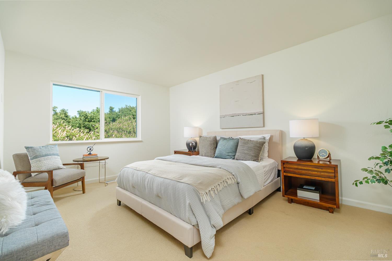 132 Tiburon Boulevard