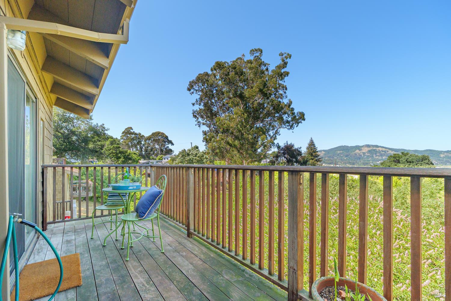 132 Tiburon Boulevard