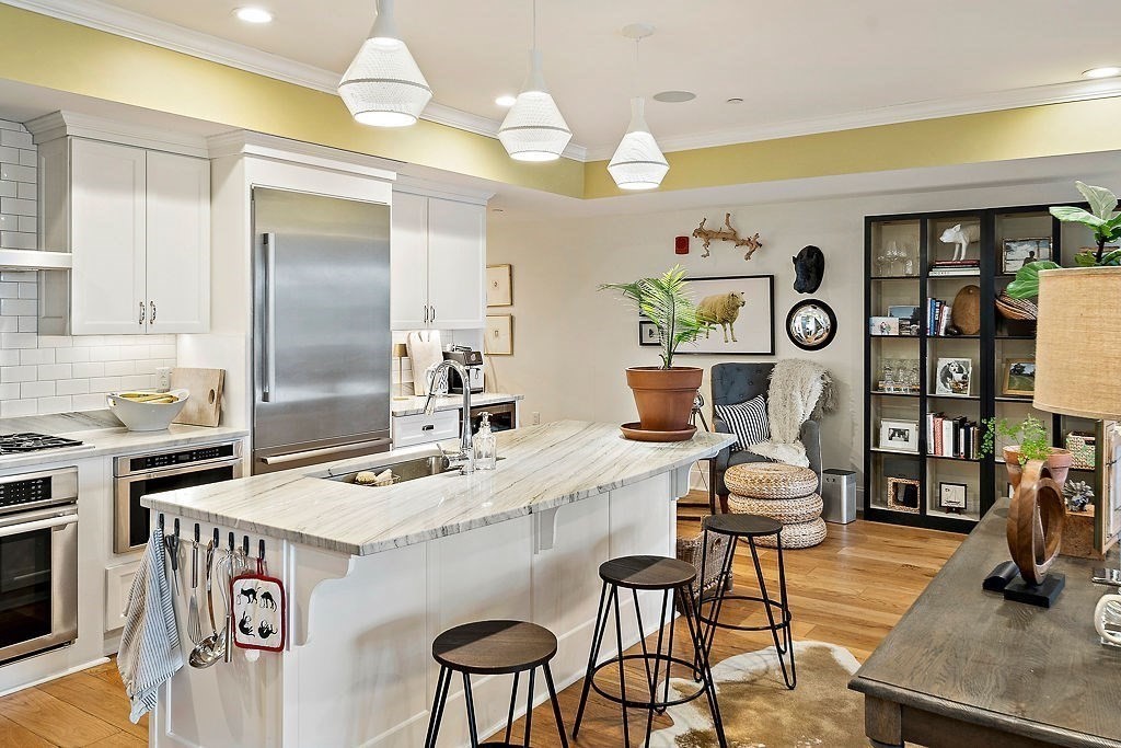 380 Bunker Hill St # 307