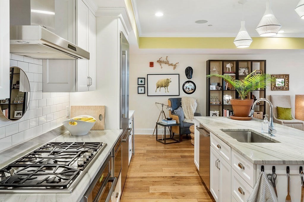 380 Bunker Hill St # 307