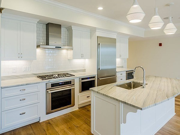 380 Bunker Hill St # 307