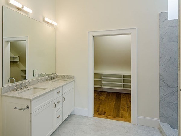 380 Bunker Hill St # 307