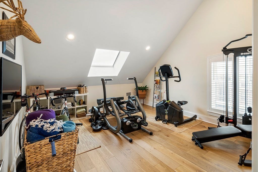 380 Bunker Hill St # 307