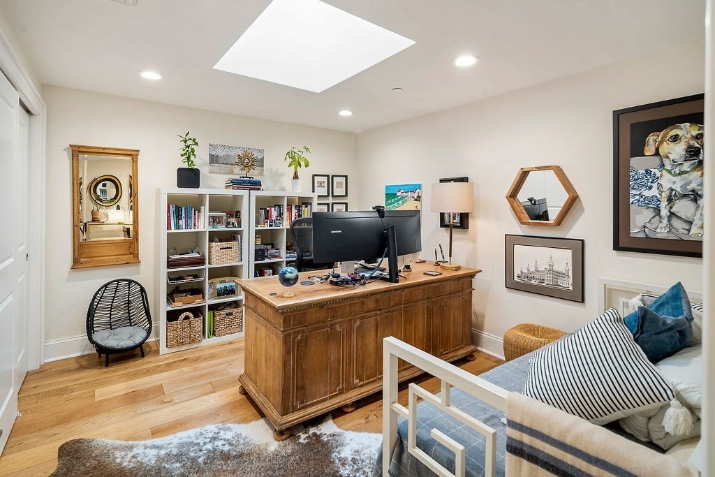 380 Bunker Hill St # 307