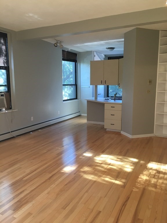 60 Charlesgate W # 2B