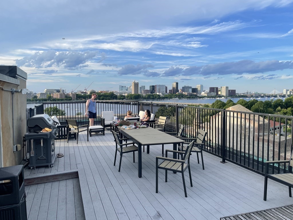 60 Charlesgate W # 2B