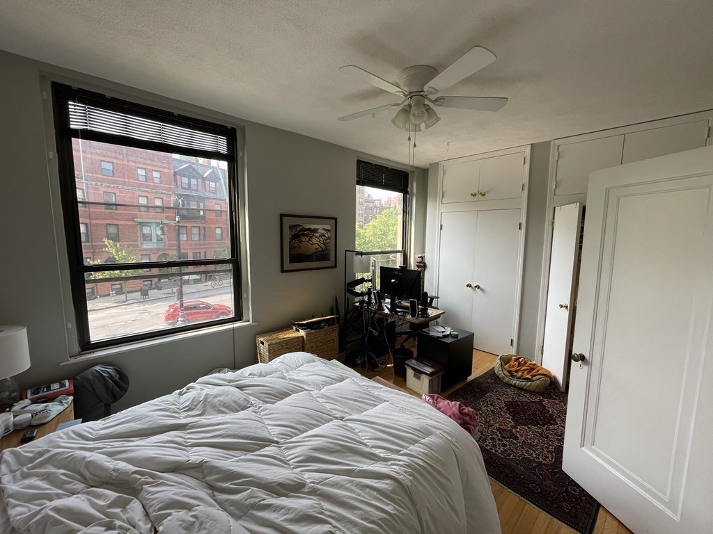 60 Charlesgate W # 2B