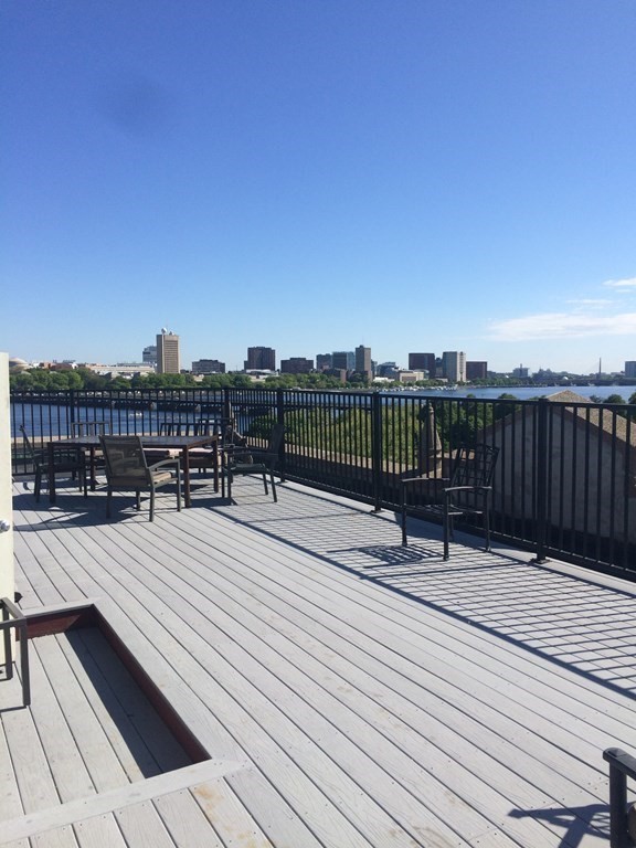 60 Charlesgate W # 2B