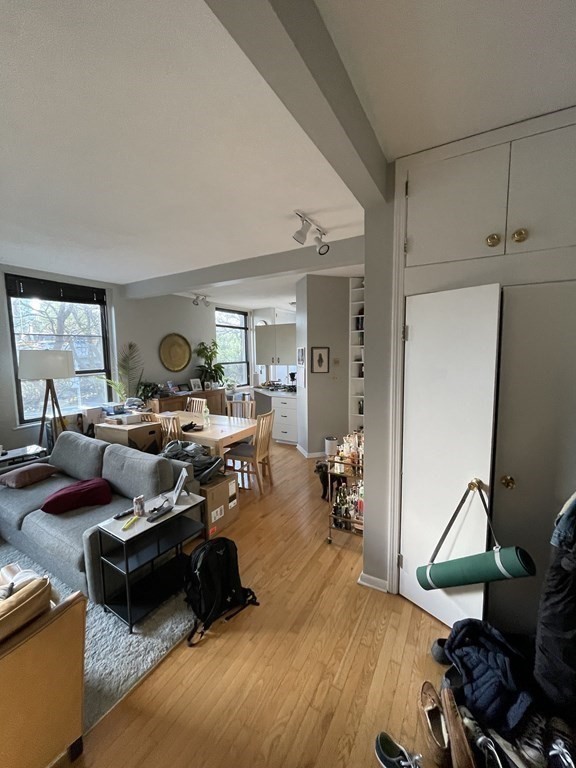 60 Charlesgate W # 2B