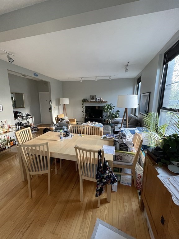 60 Charlesgate W # 2B