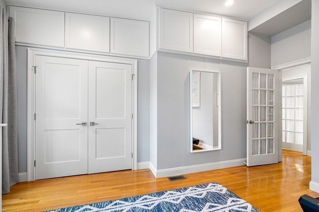 214-216 W 7th Street # 2R