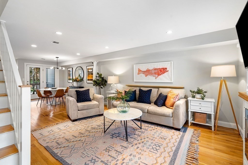 214-216 W 7th Street # 2R