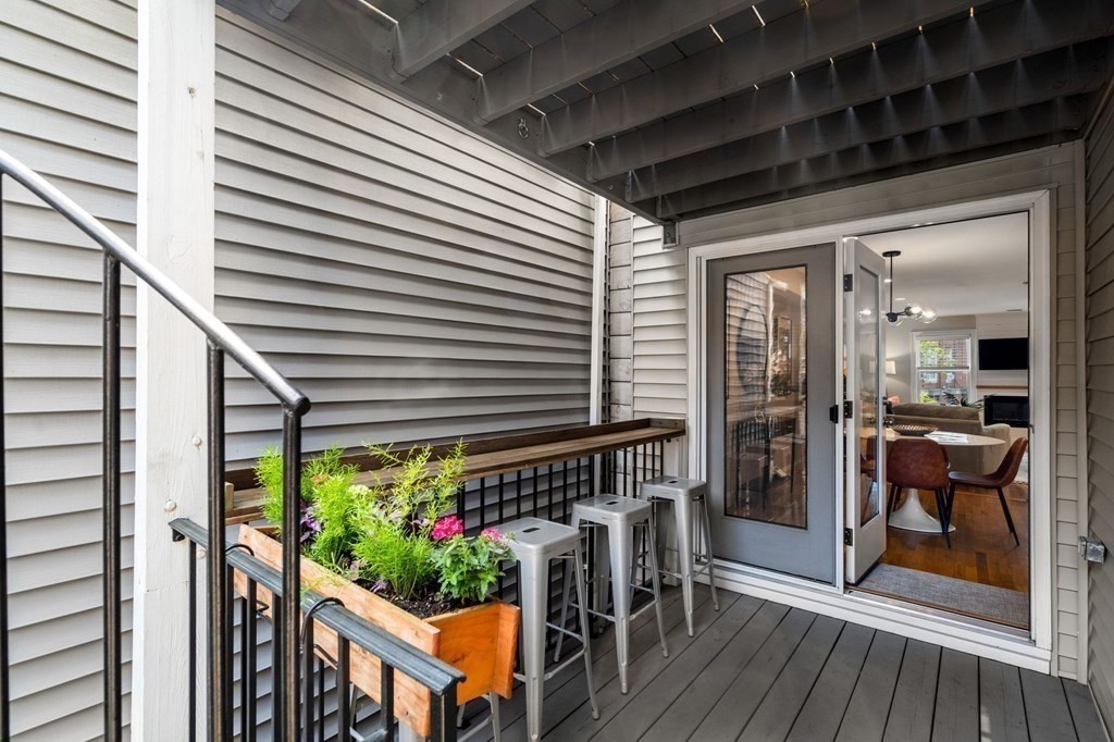 214-216 W 7th Street # 2R