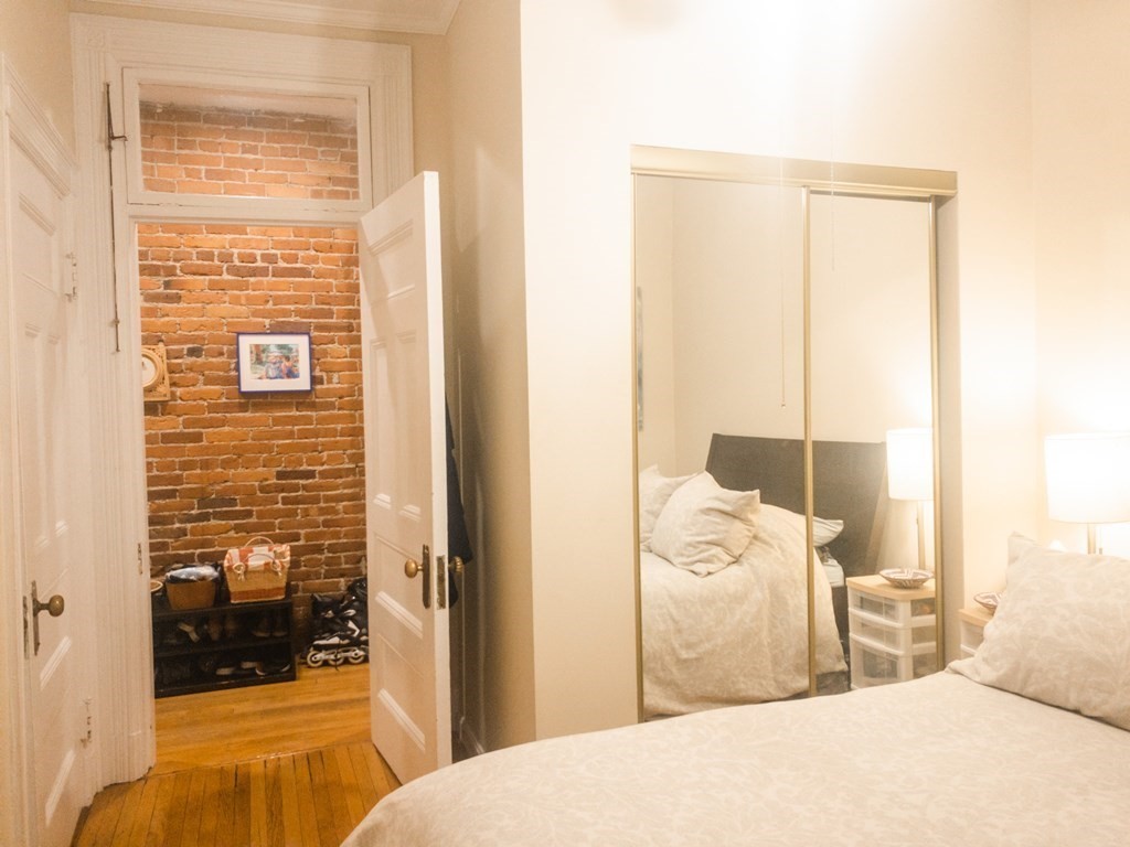 295 Commonwealth # 4C