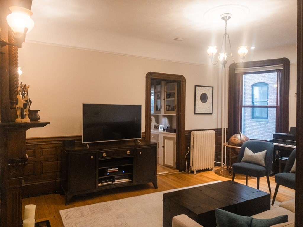 295 Commonwealth # 4C