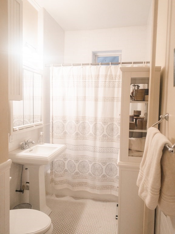 295 Commonwealth # 4C