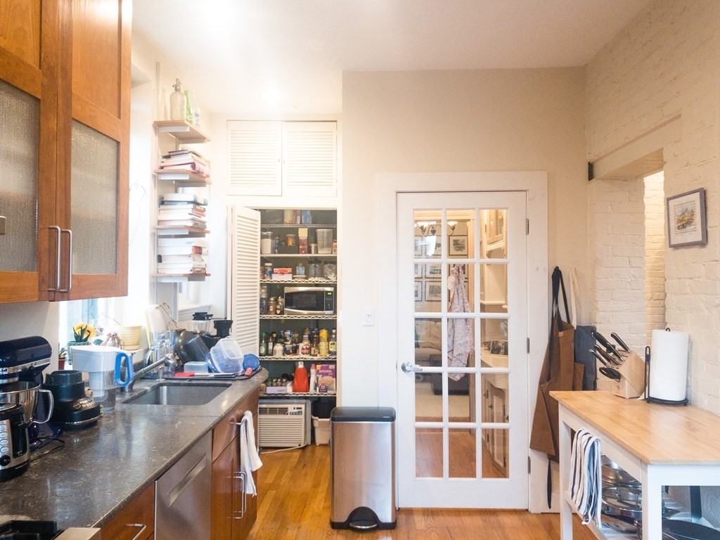 295 Commonwealth # 4C