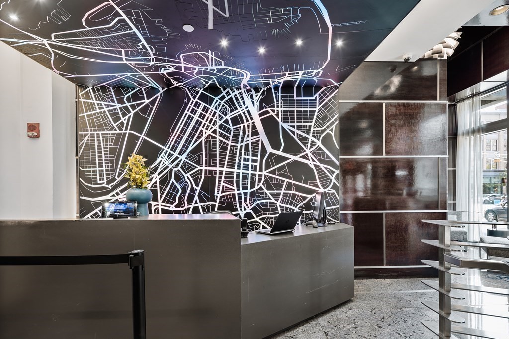 360 Newbury St # 605