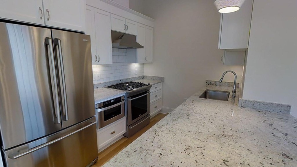 380 Bunker Hill St # 115