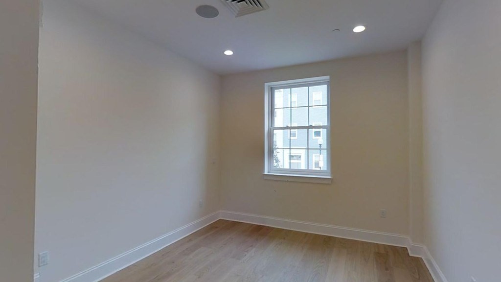 380 Bunker Hill St # 115