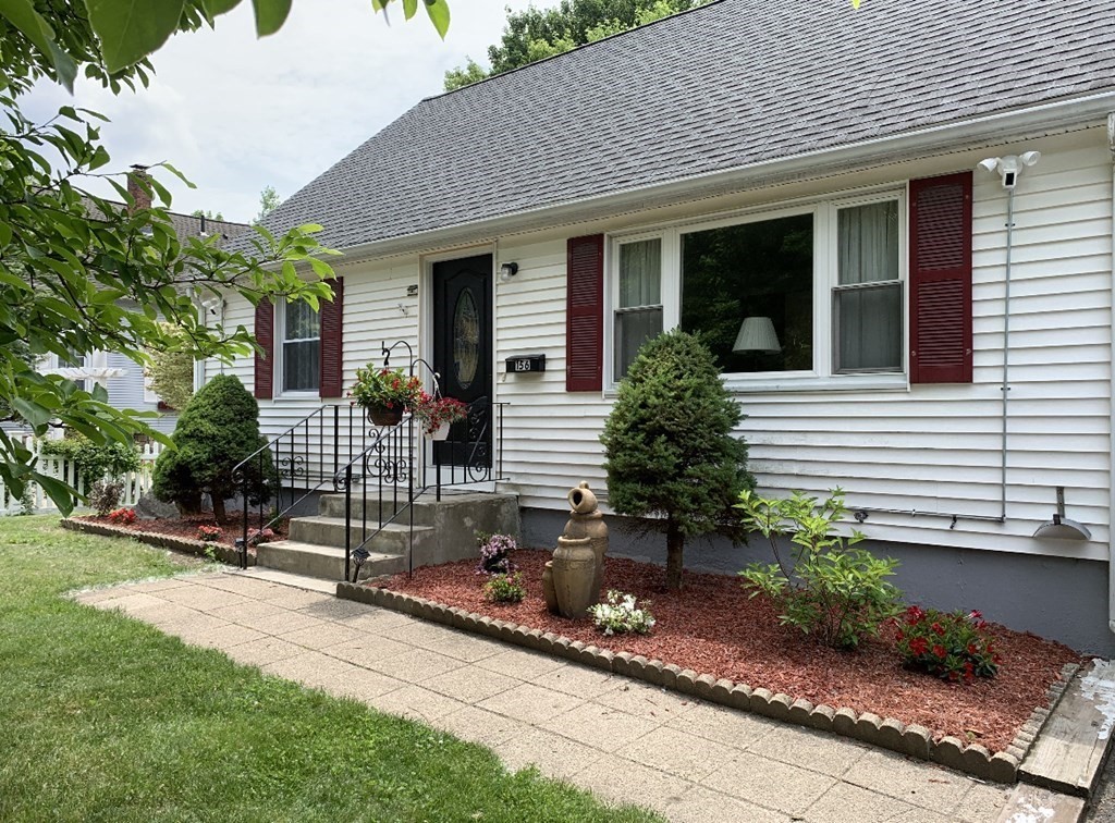 156 Commonwealth Ave