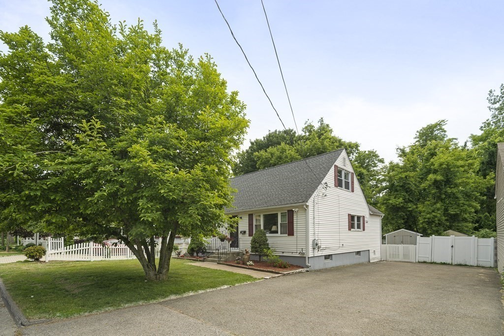 156 Commonwealth Ave