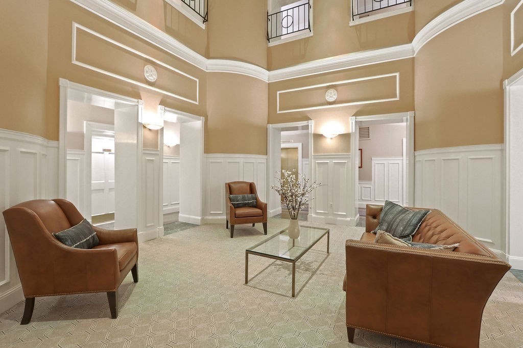 416 Marlborough St # 203