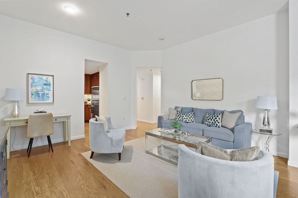 416 Marlborough St # 203