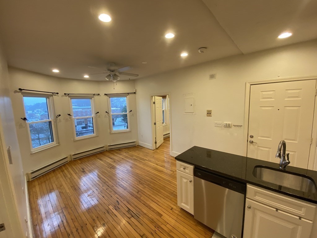 1 Centre St. Terrace # 12A