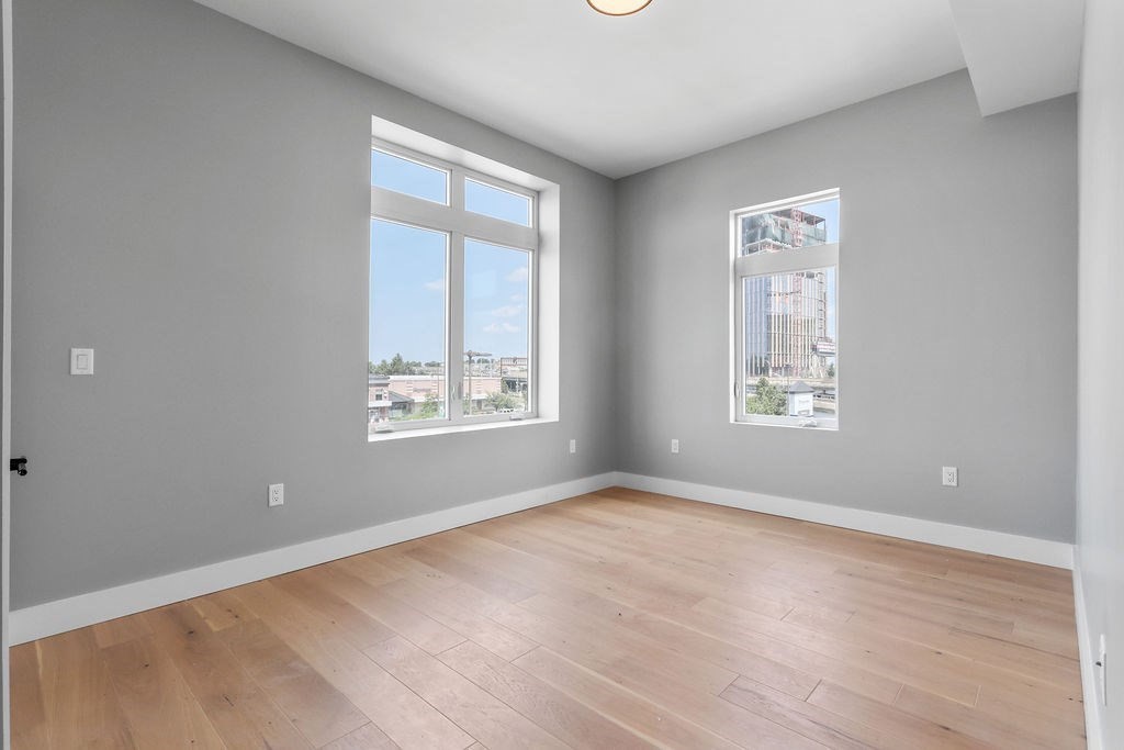 60 Cross St. E # 324