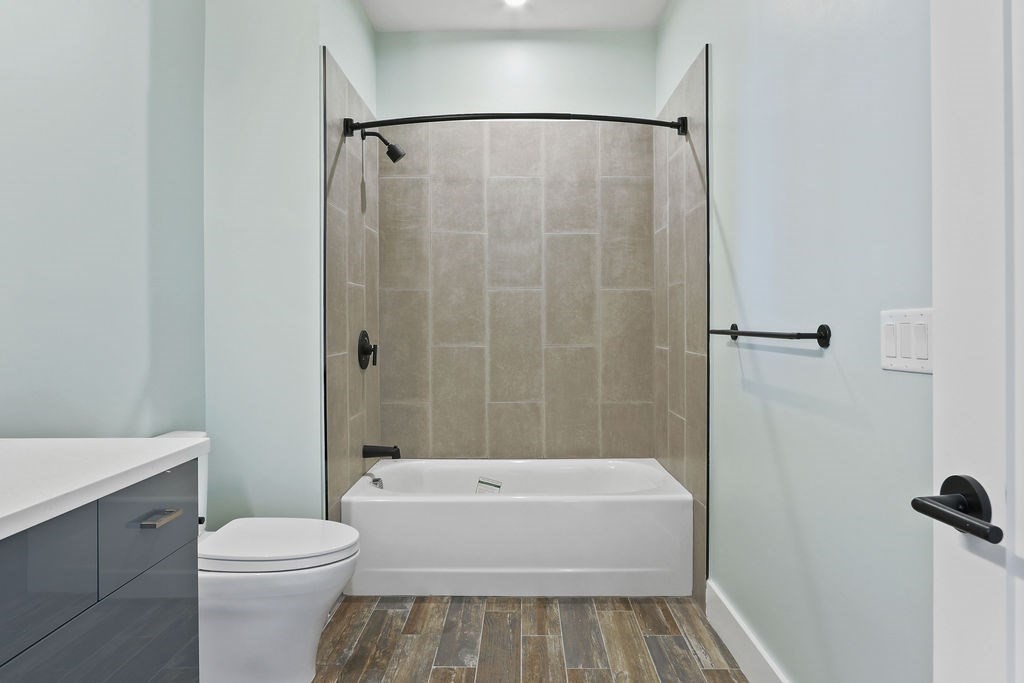 60 Cross St. E # 324