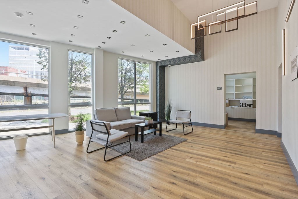 60 Cross St. E # 324