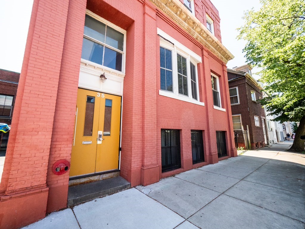 35 Saratoga Street # 3