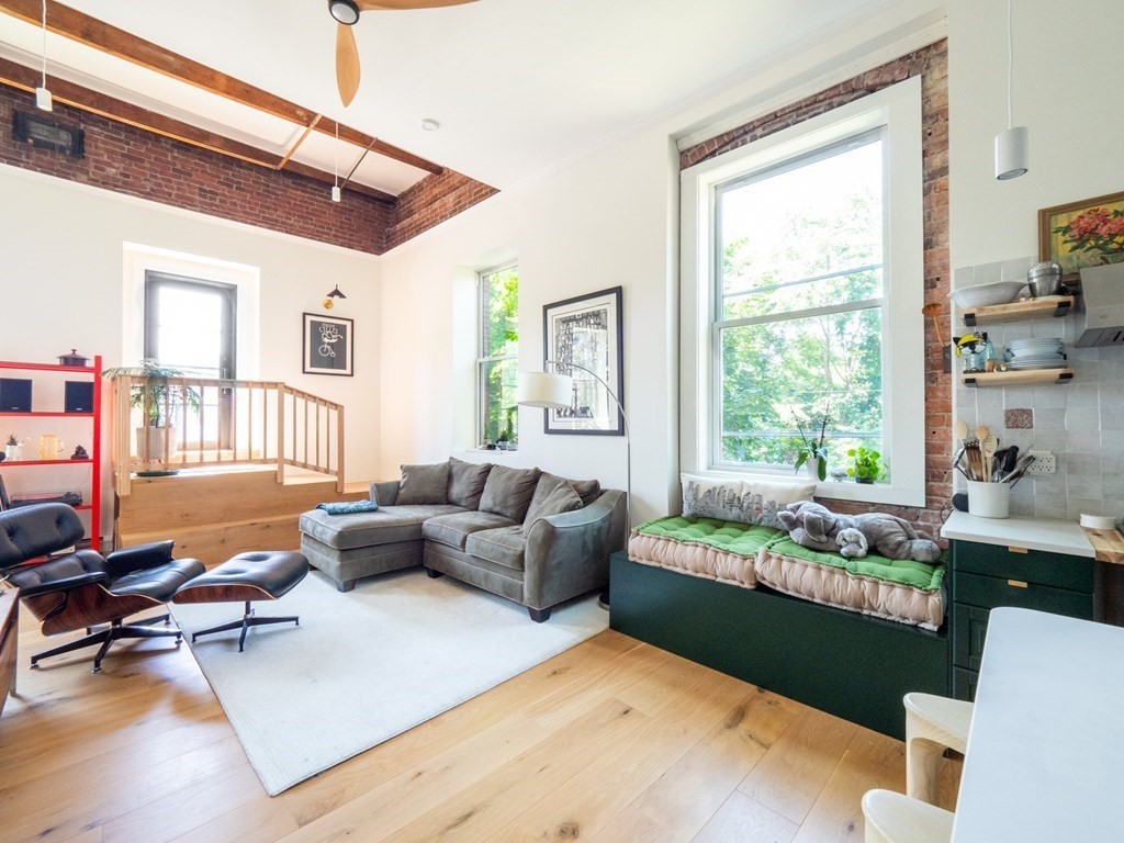 35 Saratoga Street # 3